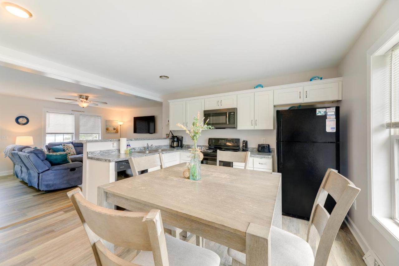 Coastal Emerald Isle Retreat With Deck And Grill! エクステリア 写真