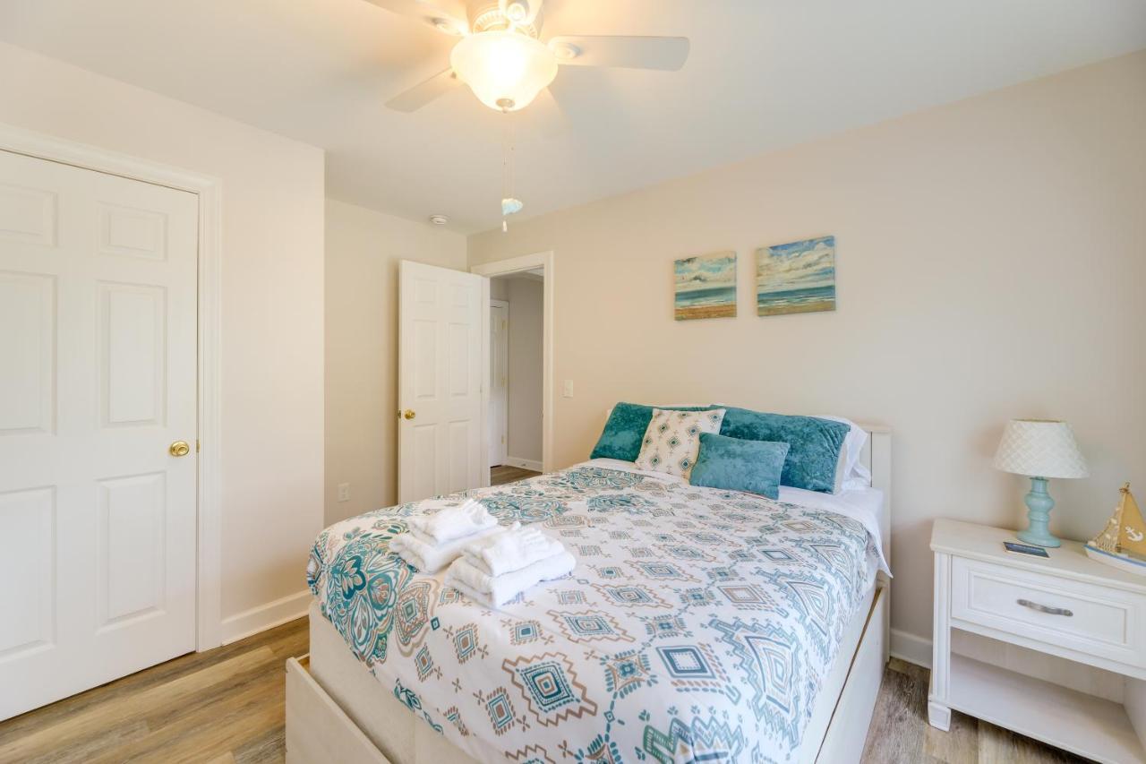 Coastal Emerald Isle Retreat With Deck And Grill! エクステリア 写真