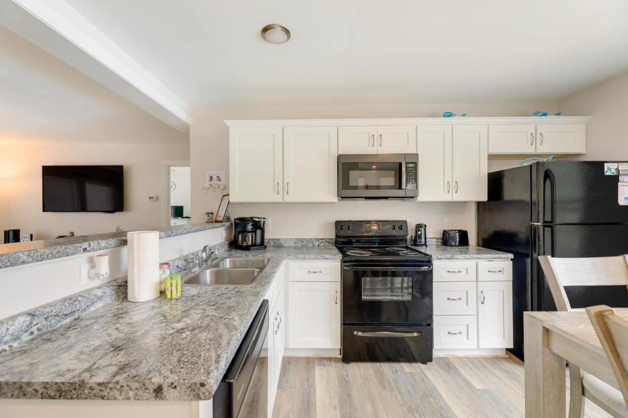 Coastal Emerald Isle Retreat With Deck And Grill! エクステリア 写真