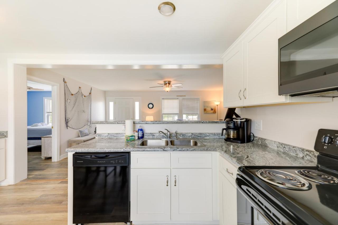 Coastal Emerald Isle Retreat With Deck And Grill! エクステリア 写真